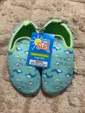 Bring on the Sun Toddler Water Shoes in Aqua Shark Print - Large 9/10